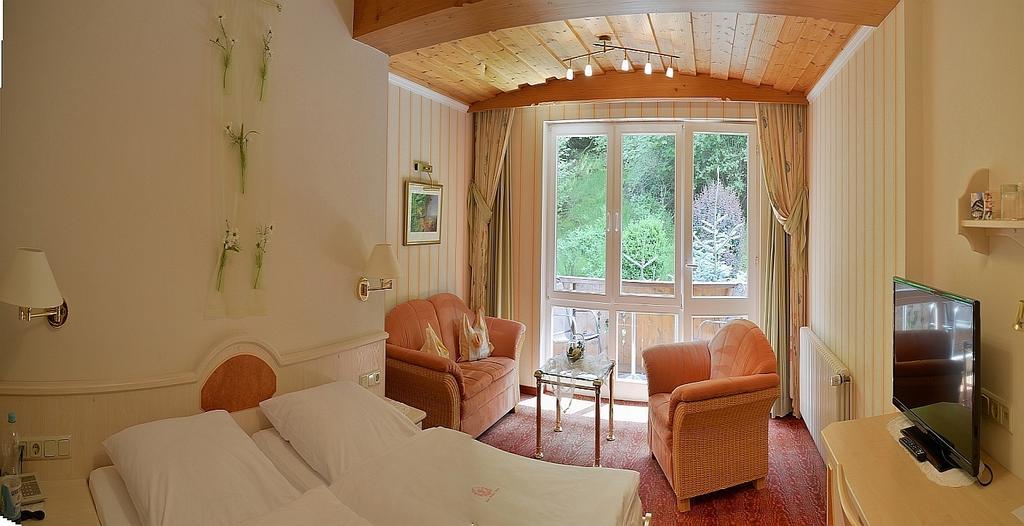 Hotel Zum Weissen Stein Кирхен Номер фото
