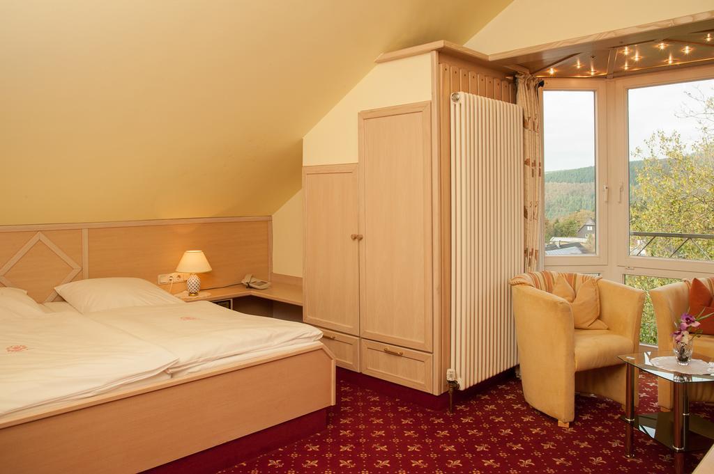 Hotel Zum Weissen Stein Кирхен Экстерьер фото